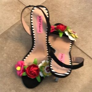 BETSY JOHNSON High Healed Sandals